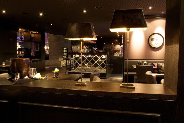 Lounge 72 of 91