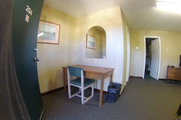 Room 33 of 35