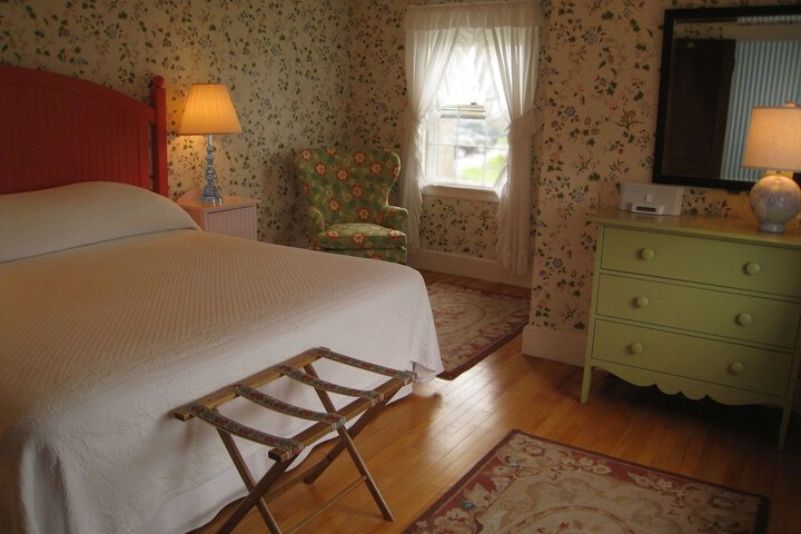 Room 28 of 53
