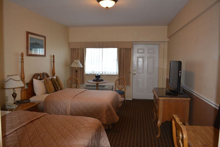 Room 3 of 65