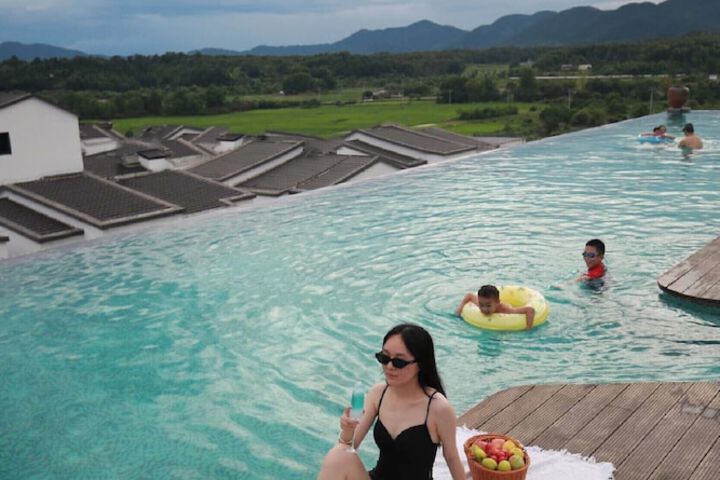 Pool 89 of 127