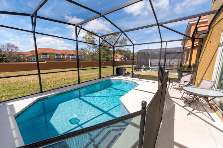 Pool 173 of 221