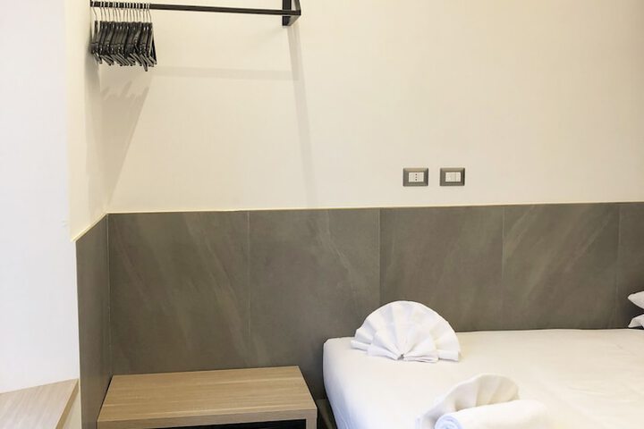 Room 18 of 87