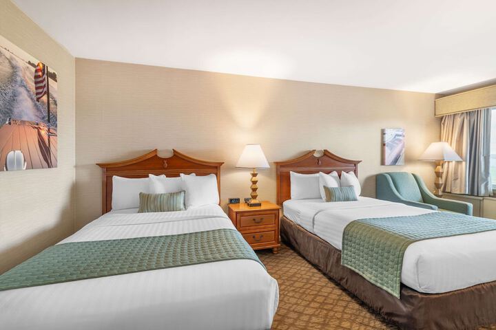 Standard Room, King or Two Doubles (4 of 5)