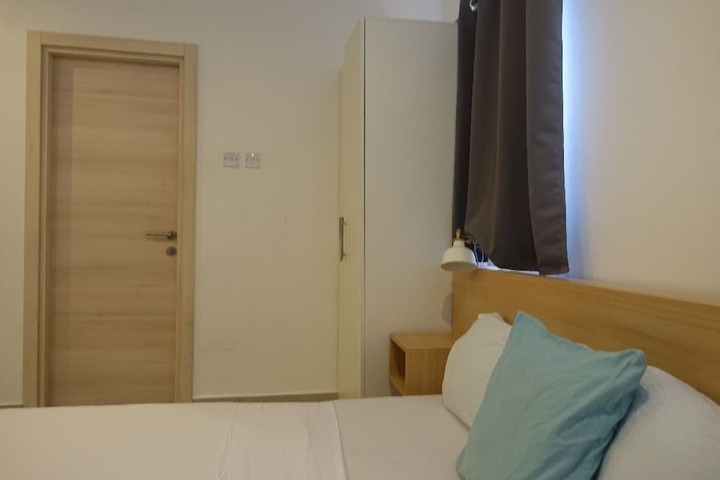 Room 4 of 24