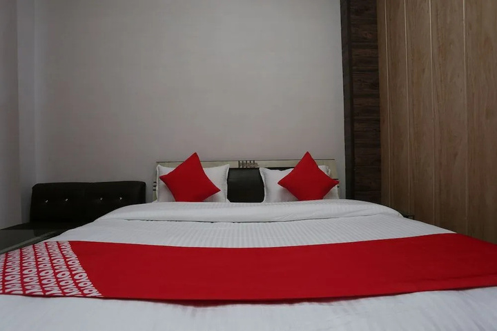 Room 5 of 15
