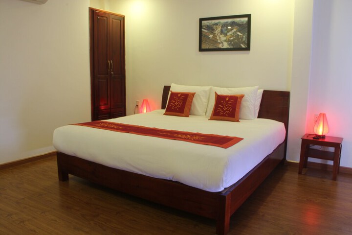 Room 4 of 40