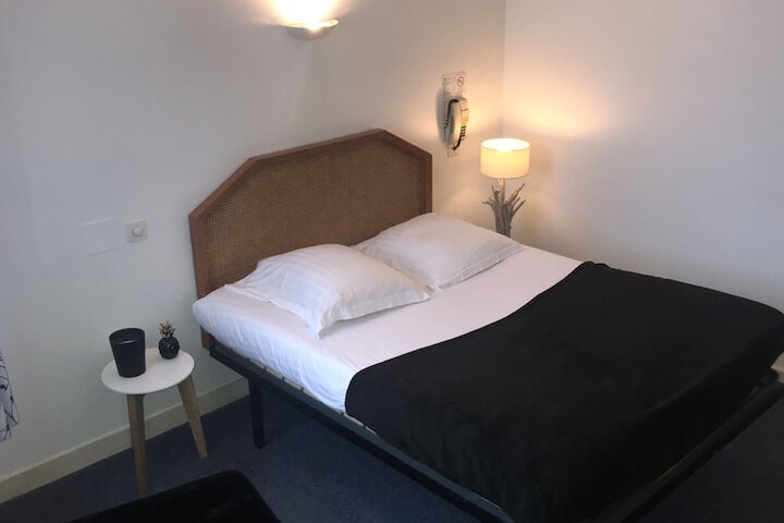Room 13 of 48