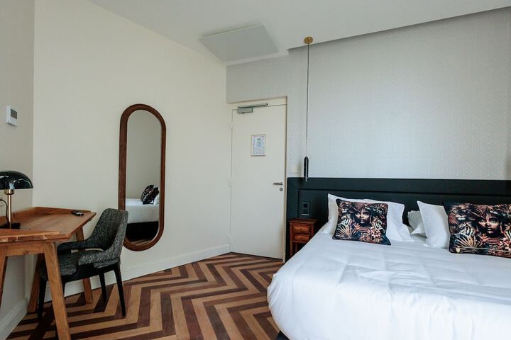 Room 12 of 43