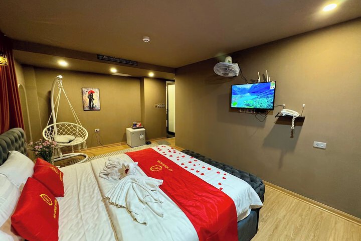 Room 10 of 36