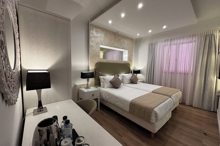 Room 27 of 58