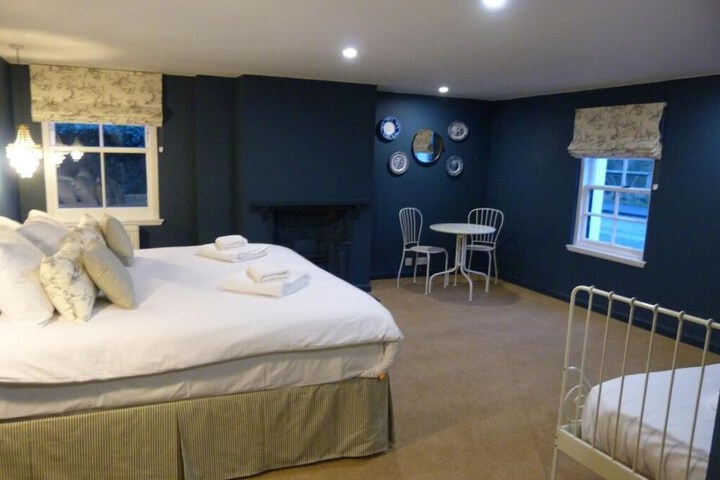 Room 4 of 71