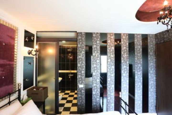 Room 16 of 44