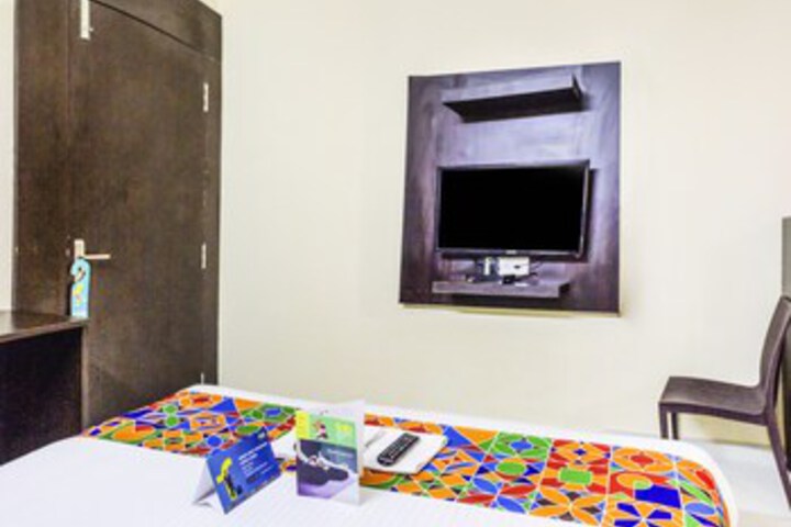 Room 11 of 19