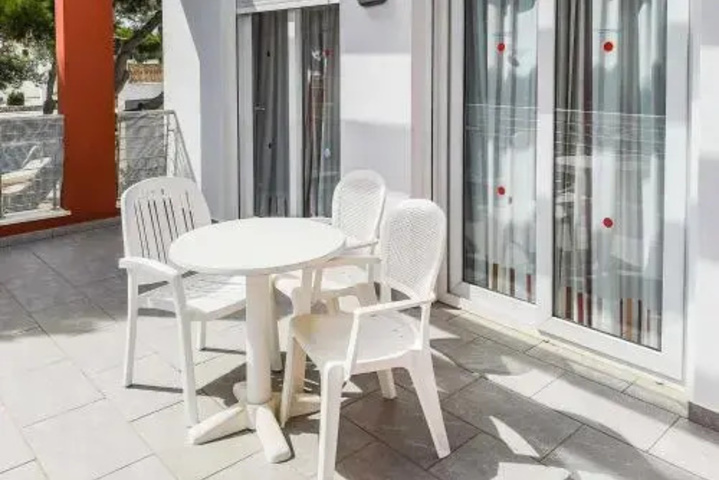 Terrace/Patio 2 of 10