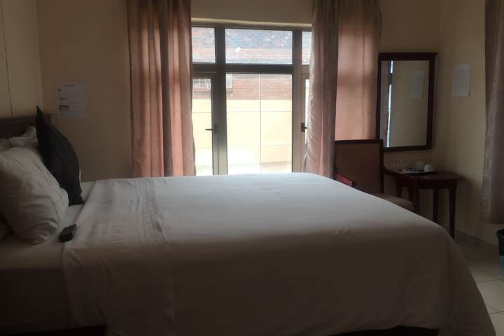 Room 2 of 20