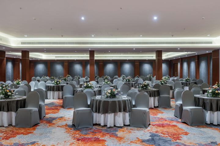 Ballroom/Hall 49 of 69