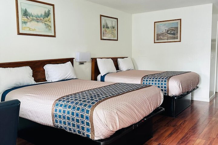 1 Queen Bed (9 of 24)
