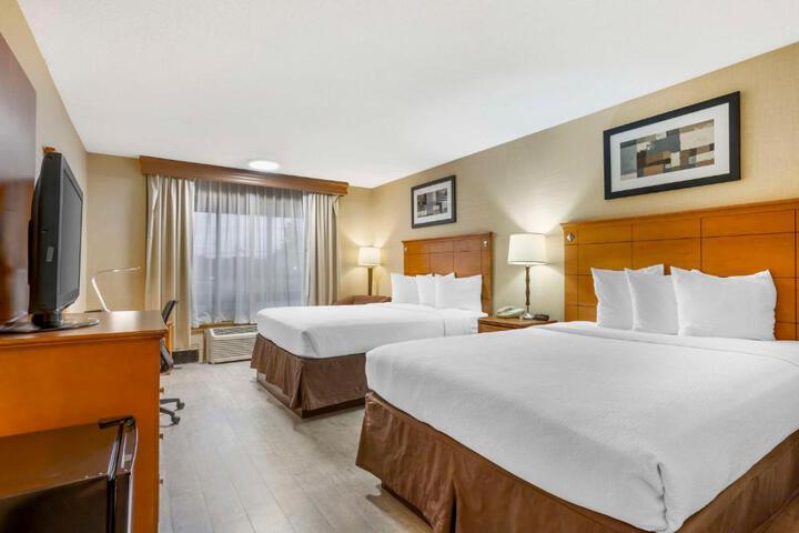 2 Queen Beds WiFi Full Breakfast (18 of 24)