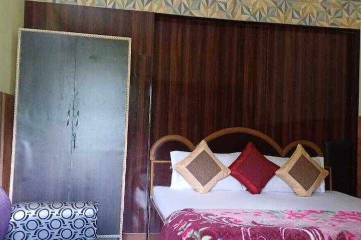 Room 18 of 31