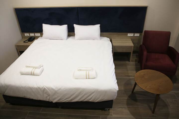 Room 6 of 23