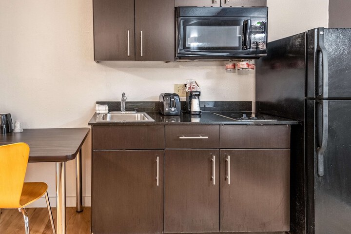 1 King Bed Kitchen (2 of 11)