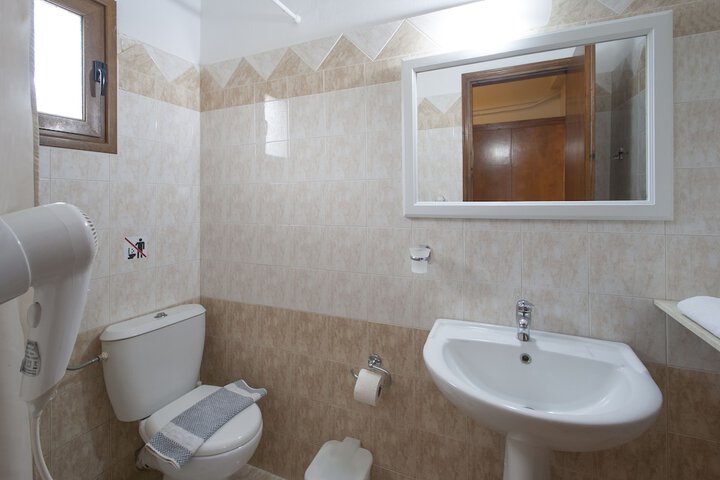 Room 25 of 59