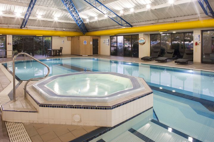 Pool Hotel