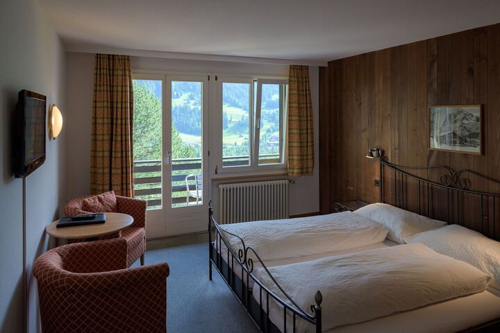Room 14 of 76