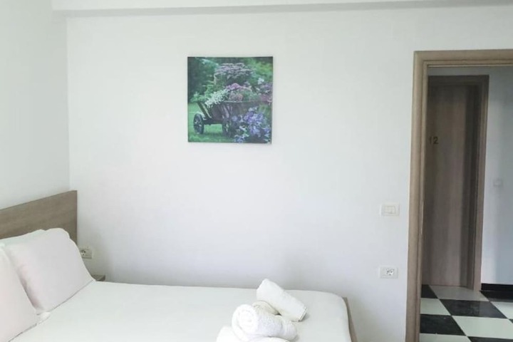 Room 7 of 17