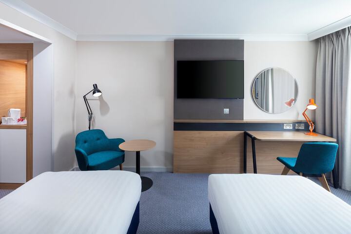 Room 16 of 68