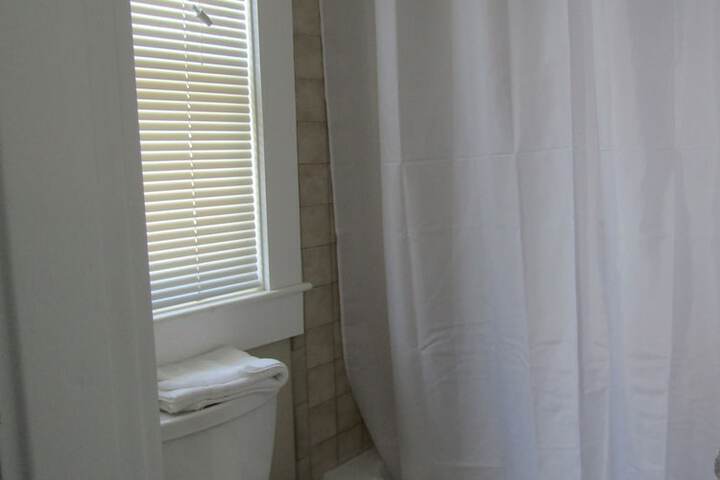 Room 185 of 219