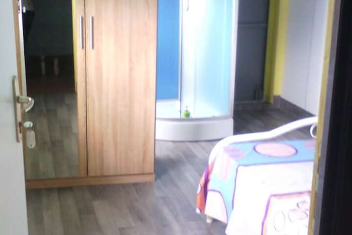 Room 8 of 28