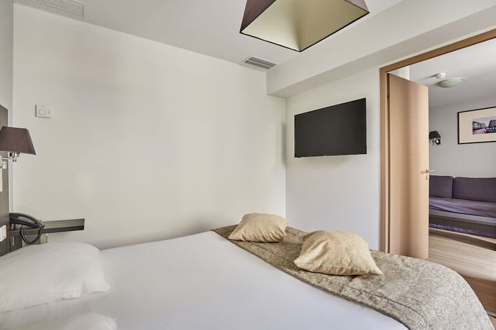 Room 27 of 58