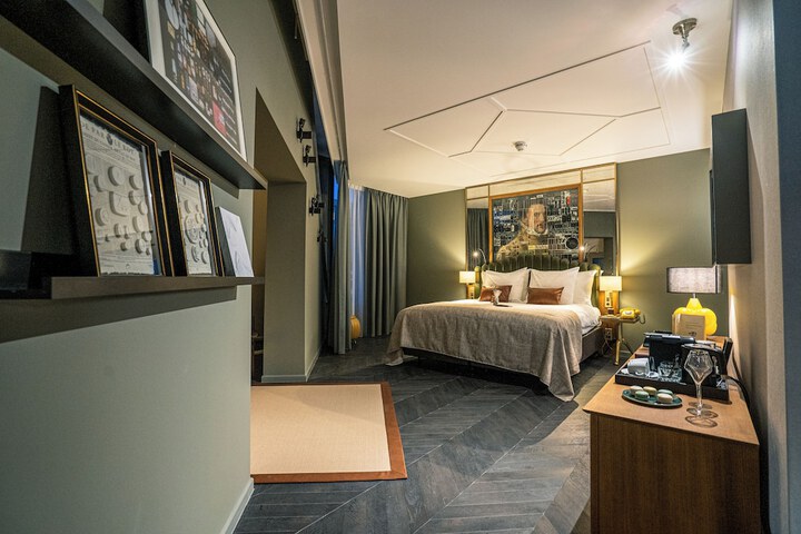 Room 21 of 57