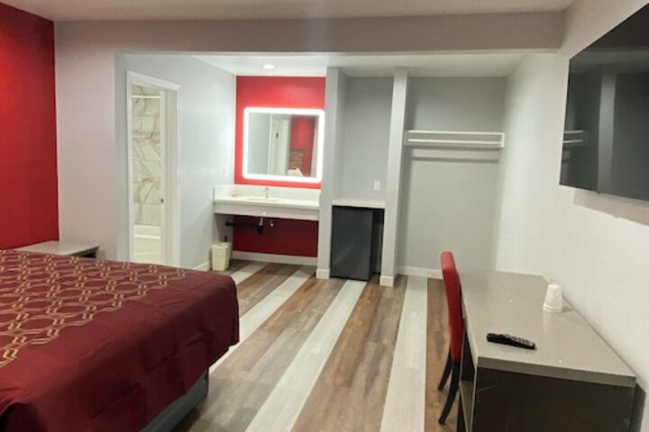 Basic Single Room (1 of 15)