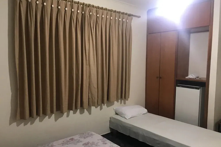 Room 4 of 19