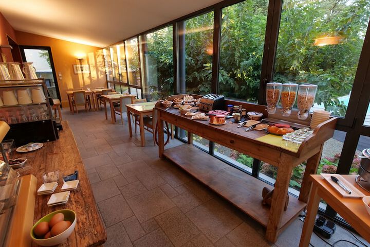 Dining 20 of 103