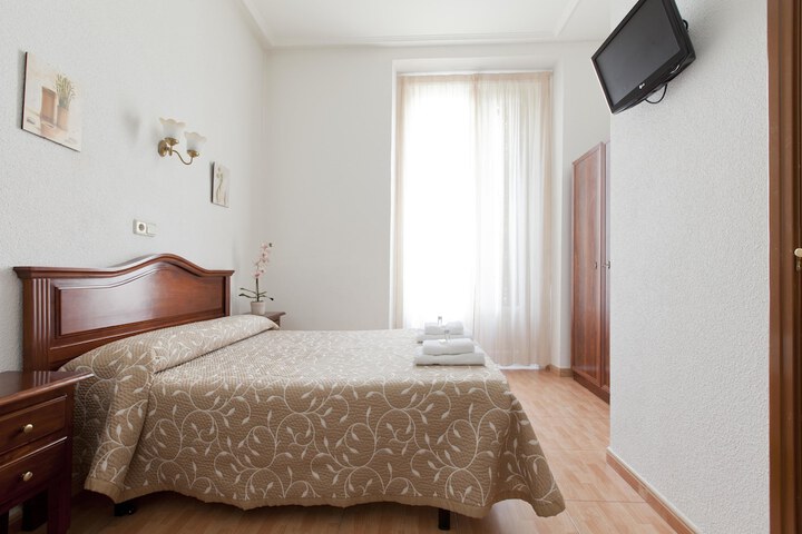 Room 14 of 38