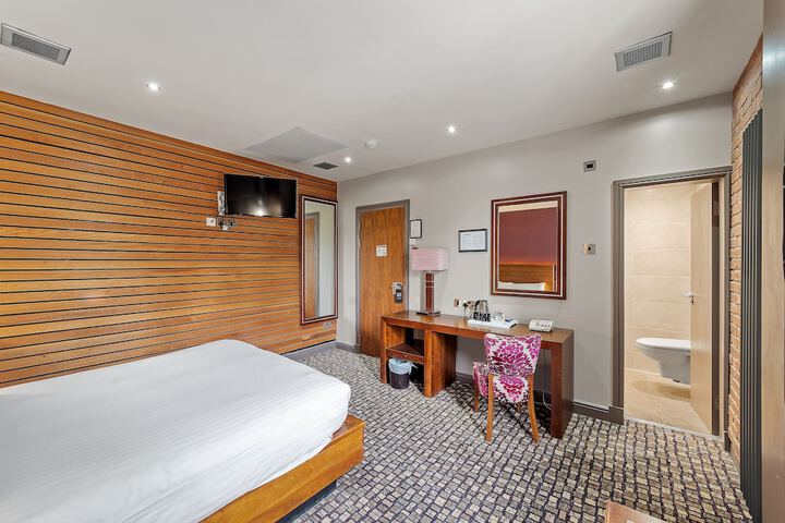 Room 12 of 44