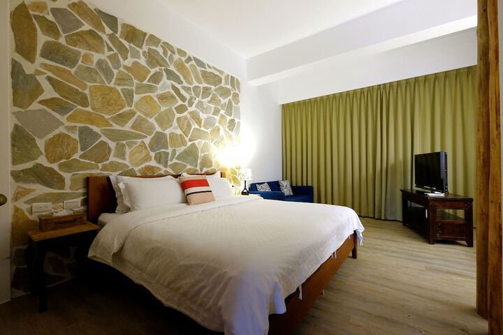 Room 6 of 34