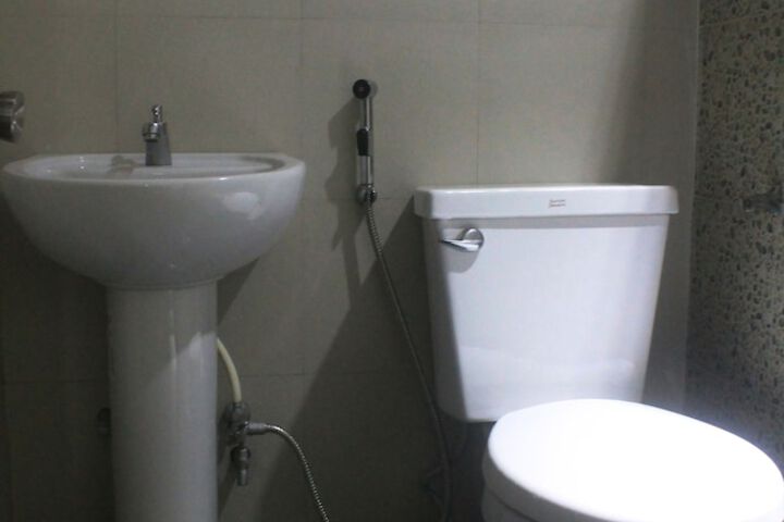 Room 17 of 28
