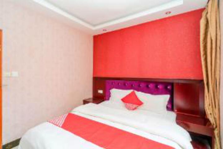 Room 10 of 11
