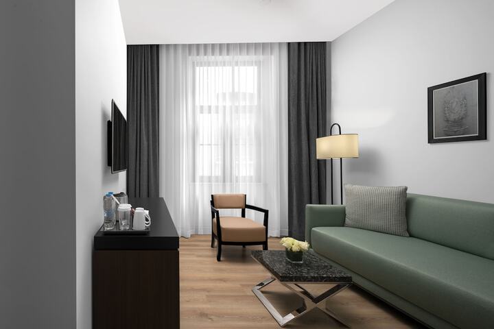 Room 16 of 79