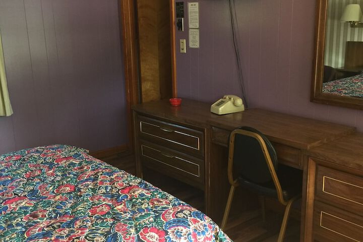 Room 23 of 49