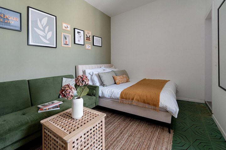 Room 5 of 361