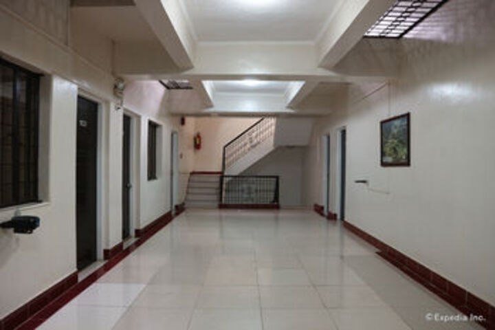 Ballroom/Hall 34 of 55