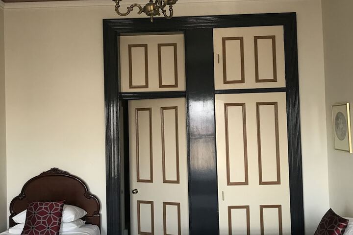 Room 16 of 60