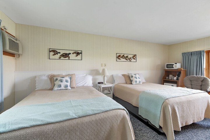 Room 100 of 167