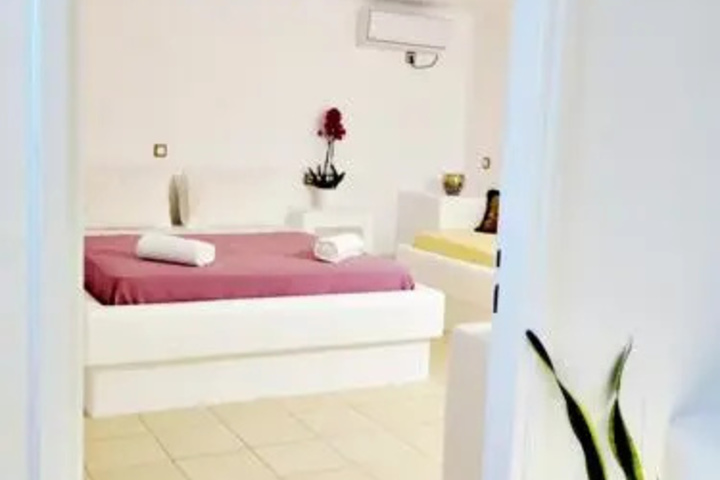 Room 6 of 17
